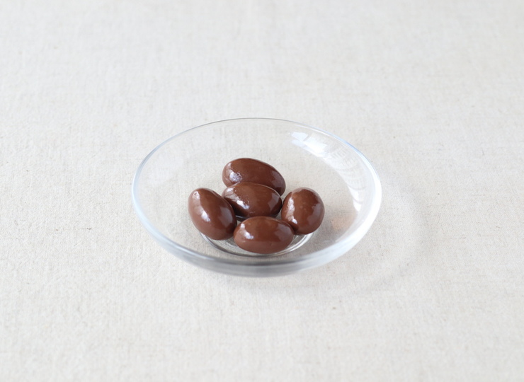 アーモンドチョコ