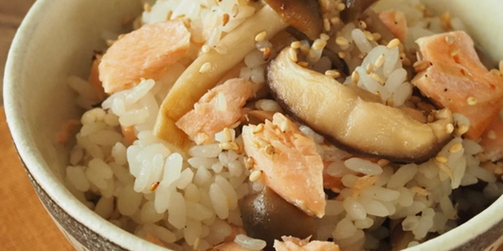 しゃけごはん Amazon | 丸美屋食品工業 鮭めしの素(釜めし・炊き込みご飯の素
