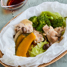 鶏肉と野菜の包み蒸し