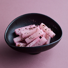 作り置きに 大根の赤しそ漬け