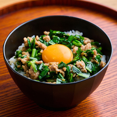 豚ひき肉とにらのスタミナ丼