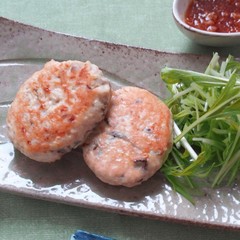 ごぼう入り鶏バーグ