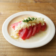 トマトと玉ねぎのサラダ