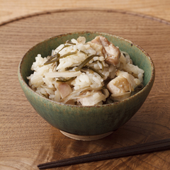鶏とごぼうと昆布の炊き込みご飯