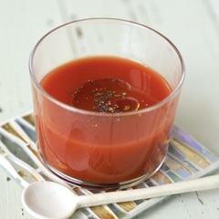 トマトジュースでスープ