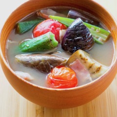 ごろごろ夏野菜のおかず味噌汁