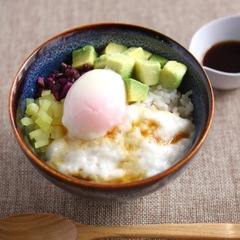 アボカドとろろ丼