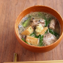 さば缶と厚揚げのごまみそ汁