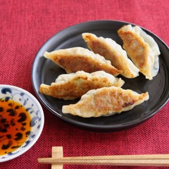 肉汁たっぷり焼き餃子