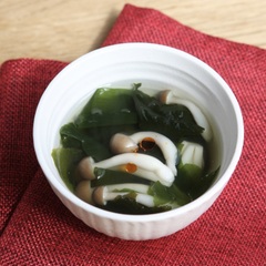 しめじとわかめ中華スープ