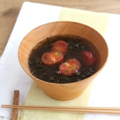 トマトともずくのすまし汁