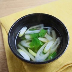 セロリと長ねぎの中華スープ