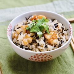 ちくわとひじきの炊き込みごはん