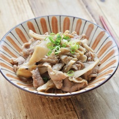 豚こま肉とまいたけの甘辛煮