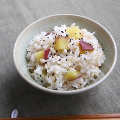 もち麦入り さつまいもご飯