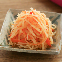 じゃがいもとにんじんの中華風サラダ