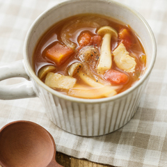玉ねぎときのこのトマトスープ