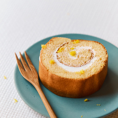 ヨーグルトロールケーキ