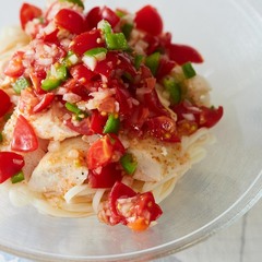 トマトサルサうどん