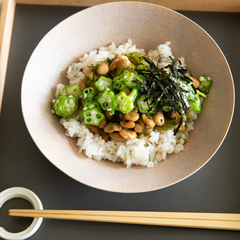 オクラとめかぶの納豆丼
