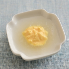 【離乳食・初期】卵黄・大根ペースト