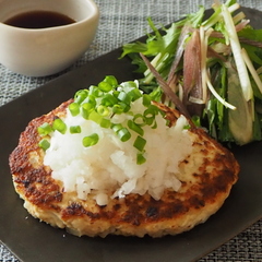 鶏むね肉で作る 和風おろしハンバーグ