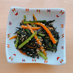 ひじきと小松菜とにんじんの炒め物
