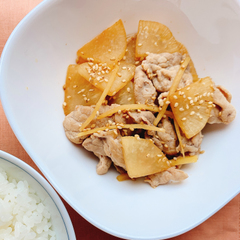 ご飯と一緒に 豚もも大根