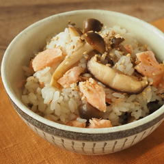 鮭ときのこの混ぜご飯