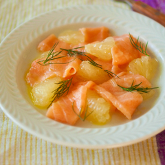 サーモンとグレープフルーツのマリネ
