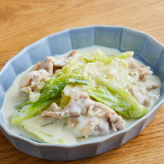 豚肉とキャベツのミルク煮