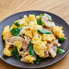 豚バラにら玉炒め