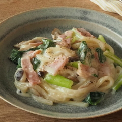 レンジで 小松菜ときのこのクリームうどん