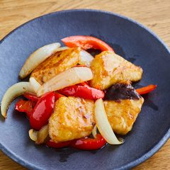 かじきとパプリカの甘酢炒め