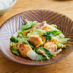 鶏肉とレタスの酢こしょう炒め
