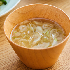 ごぼうと刻みねぎのみそ汁
