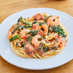 冷凍食材で えびとほうれん草のトマトクリームパスタ