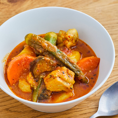 小麦粉不使用 ごろごろ野菜のトマトスープカレー