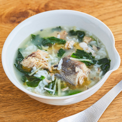さば缶とほうれん草の中華風雑炊