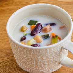 豆のアーモンドミルクスープ