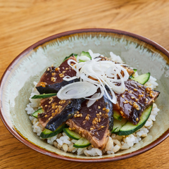 中華風漬けかつお丼