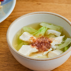 豆腐とキャベツのすまし汁
