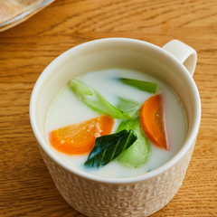 チンゲン菜と人参のミルクスープ