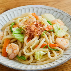 えびとカット野菜の焼きうどん