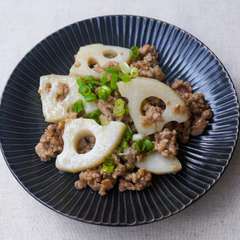 シャキシャキれんこんとひき肉の味噌炒め