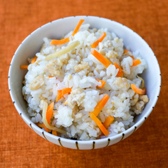 しょうが香る 鶏そぼろ混ぜご飯