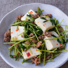 豚ひき肉と豆腐のピリ辛炒め蒸し