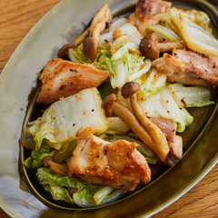 塩分控えめ 鶏肉と白菜のガリバタ炒め