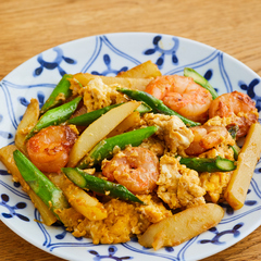 えびとアスパラの中華風卵炒め