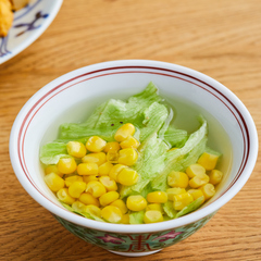 鍋いらず レタスとコーンの鶏がらスープ